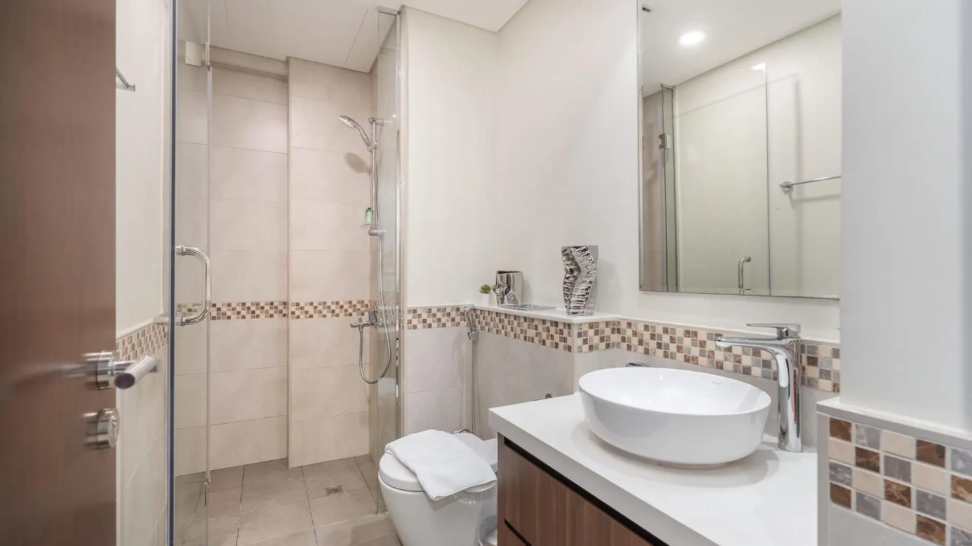 Sophisticated 1-Bedroom At Vera Tower In Business Bay Ντουμπάι
