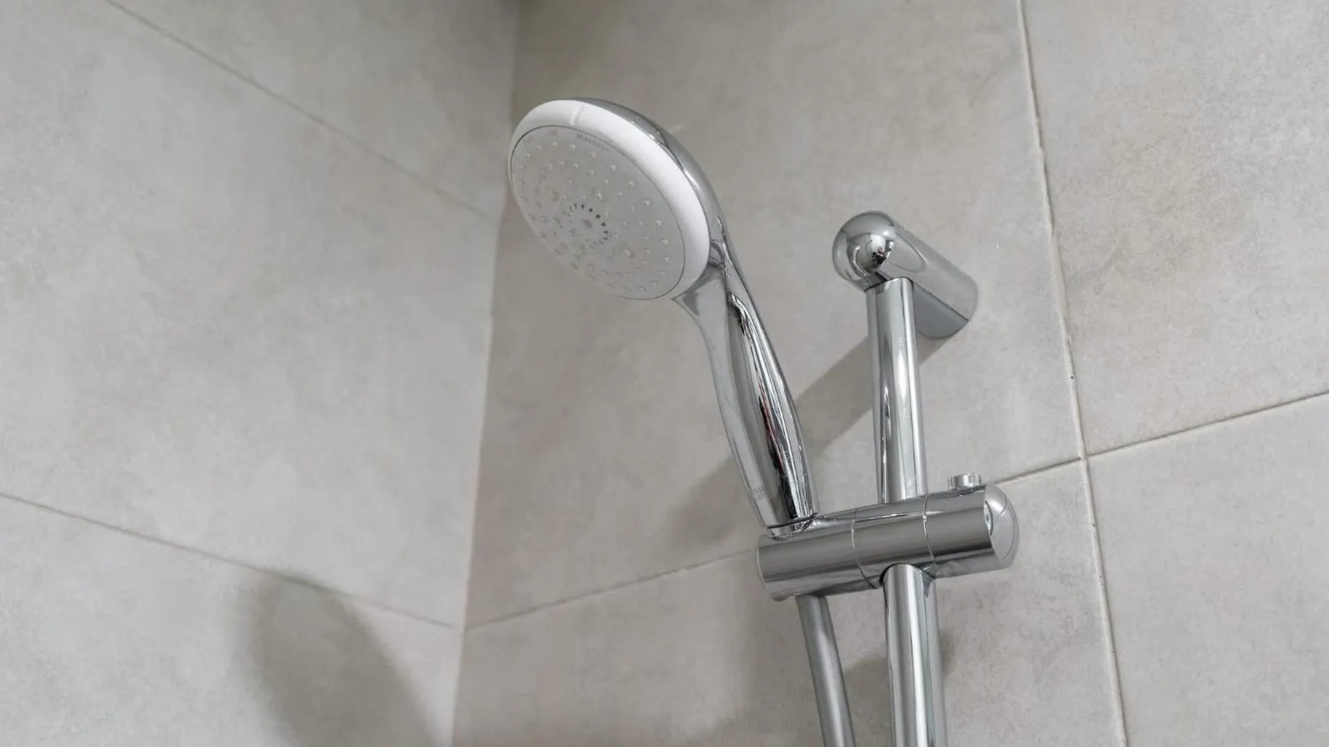 Διαμέρισμα Sophisticated 1-Bedroom At Vera Tower In Business Bay Ντουμπάι