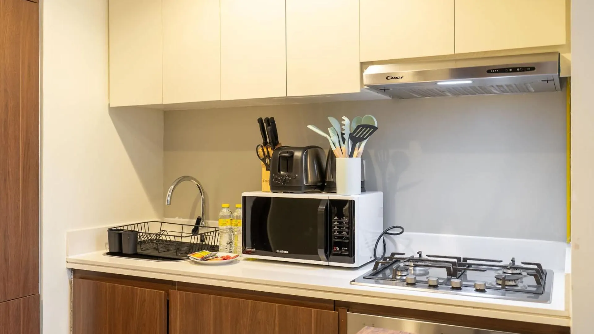 Διαμέρισμα Sophisticated 1-Bedroom At Vera Tower In Business Bay Ντουμπάι