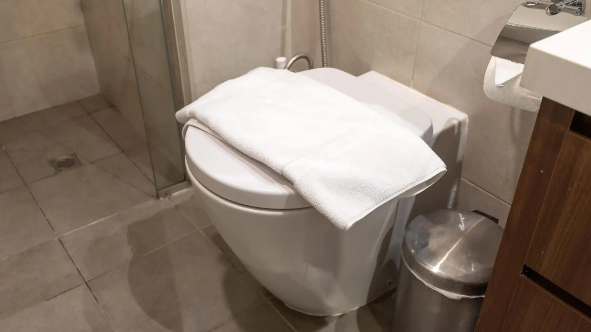 Sophisticated 1-Bedroom At Vera Tower In Business Bay Dubai United Arab Emirates