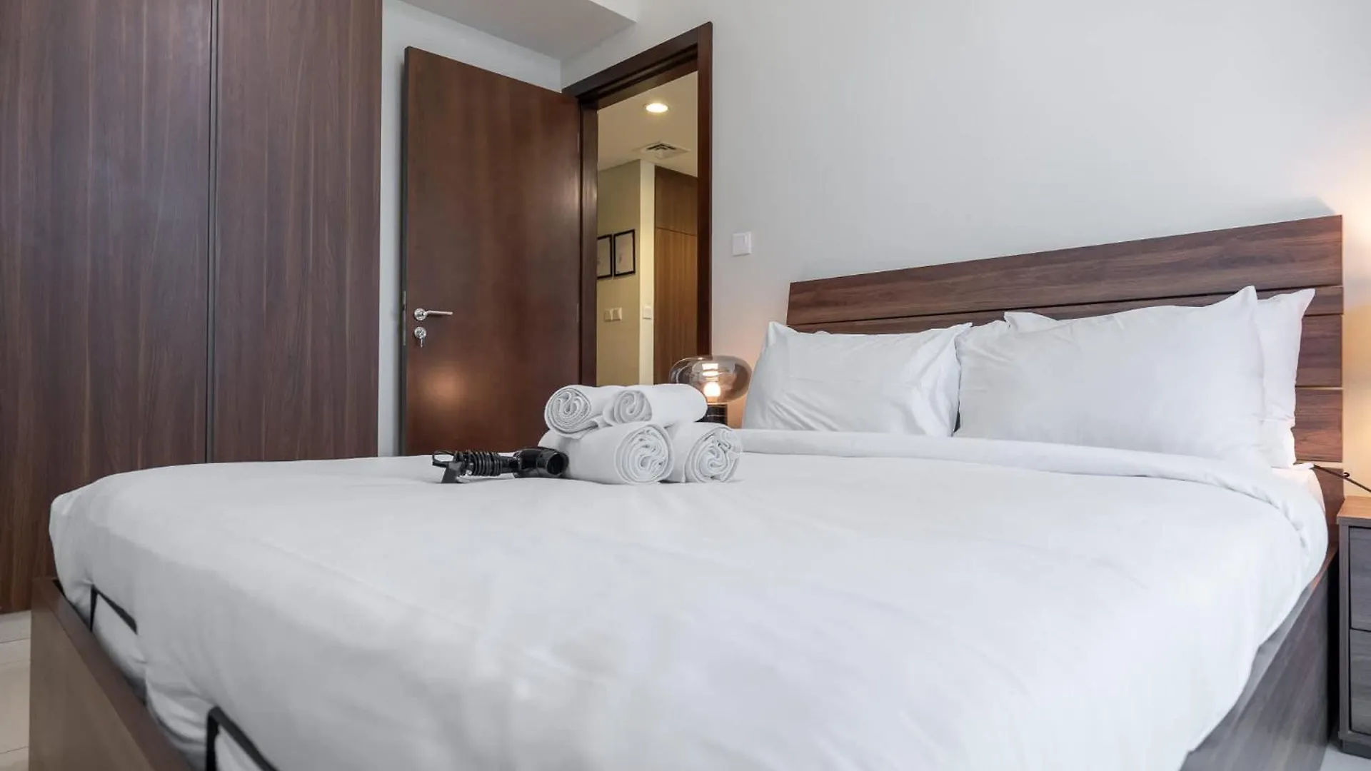 Sophisticated 1-Bedroom At Vera Tower In Business Bay Dubai